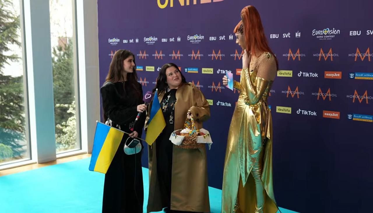 alyona alyona и Jerry Heil на открытии 