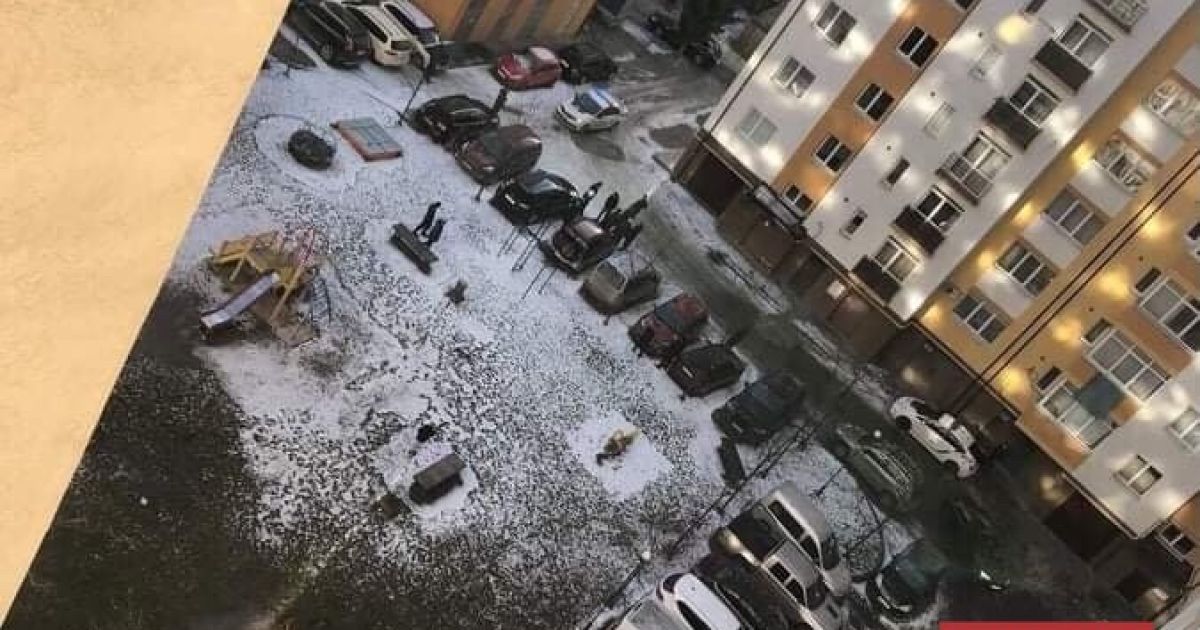В Ивано-Франковске парень выпал с 9 этажа, фото с места происшествия