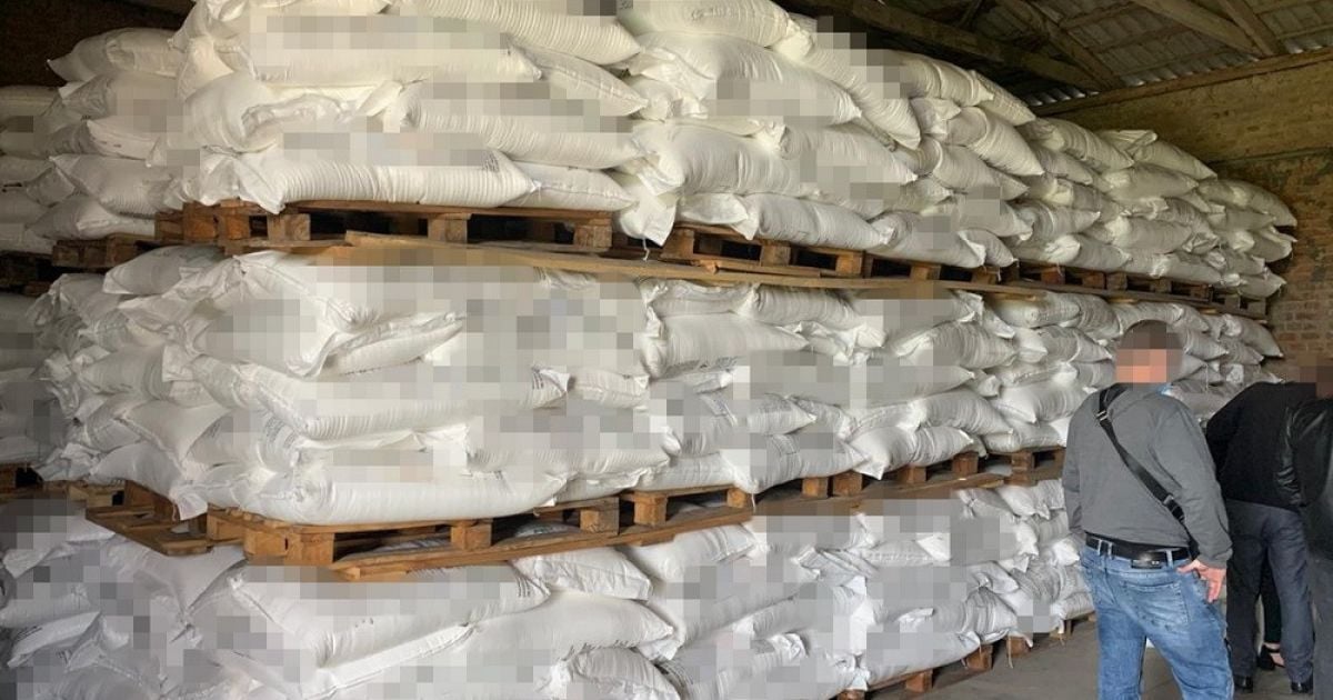 Правоохоронці викрили схему несплати мит на сотні мільйонів гривень постачальниками міндобрив з росії