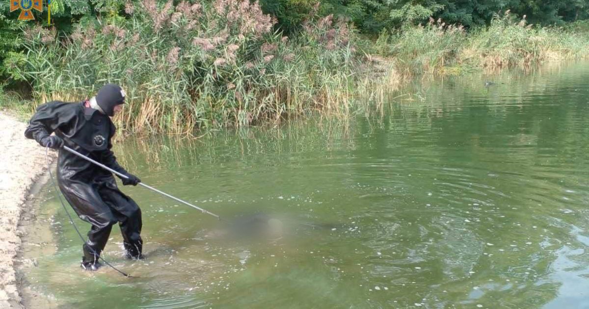 У Києві з озера дістали тіла двох чоловіків