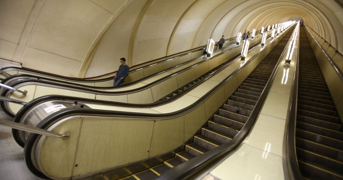 Можливі затримки і скупчення людей: у Києві на станції метро "Майдан Незалежності" розпочався ремонт