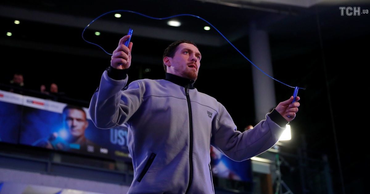 Усик пожелал Стивенсону выздоровления после нокаута от Гвоздика