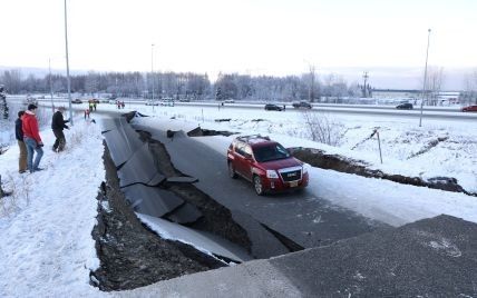 На Аляске после мощного землетрясения объявили чрезвычайное положение и создали центр реагирования