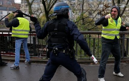 Во Франции "желтые жилеты" готовятся к новой акции протеста