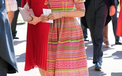 В ярком платье: бывшая любовь принца Гарри - Крессида Бонас, была в числе гостей на его свадьбе с Меган Маркл