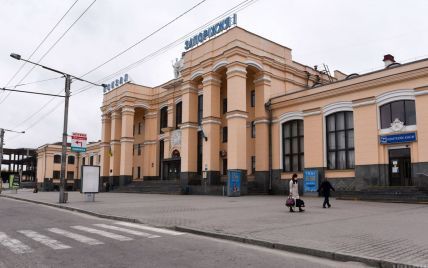 "Укрзализныця" сдает в аренду торговые площади вокзалов: как прошли первые аукционы