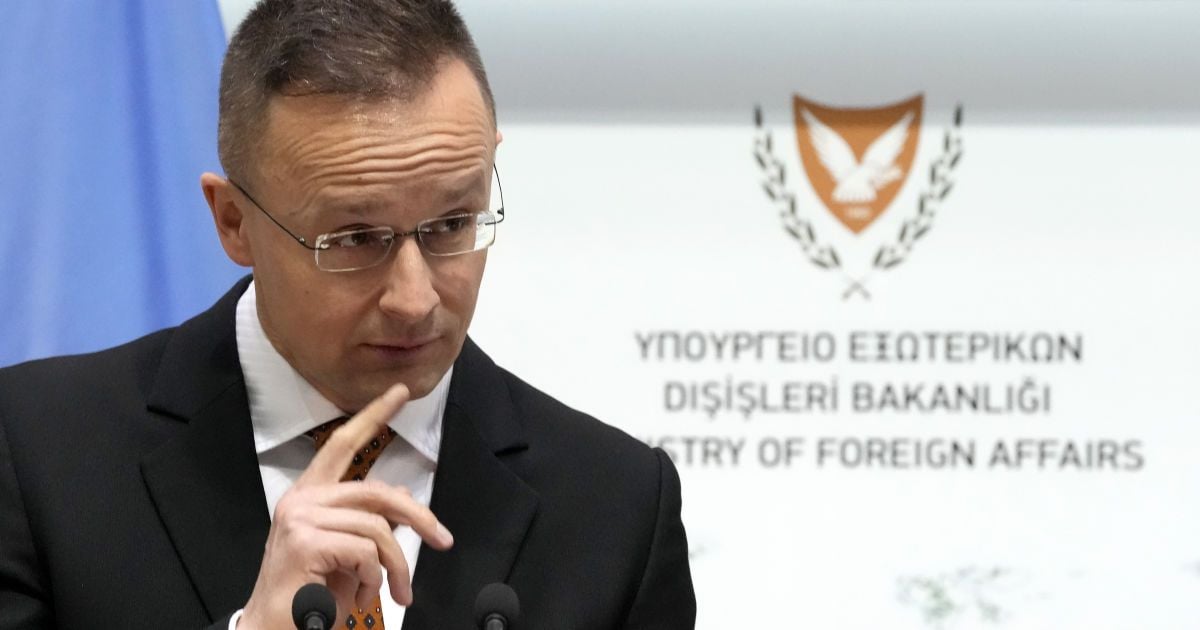 Петер Сіярто