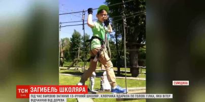 Буревій у Сумській області: відламана гілляка вбила школяра