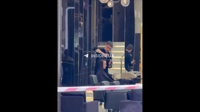 У Києві салон краси продовжує приймати клієнтів, попри вибиті вікна