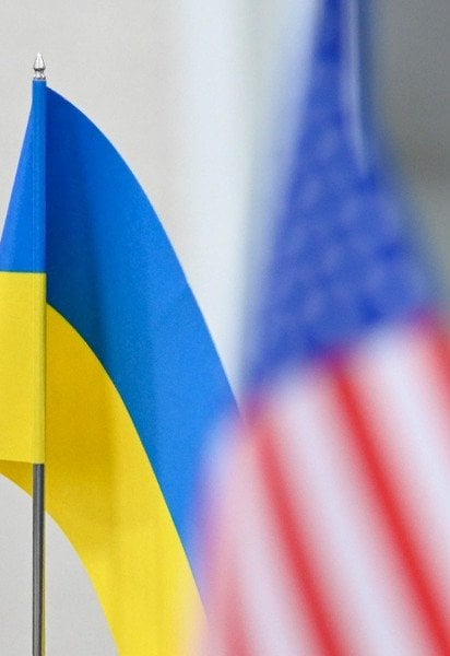 Флаг Украины и США