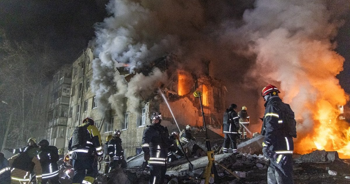 Удар по багатоповерхівці в Харкові.