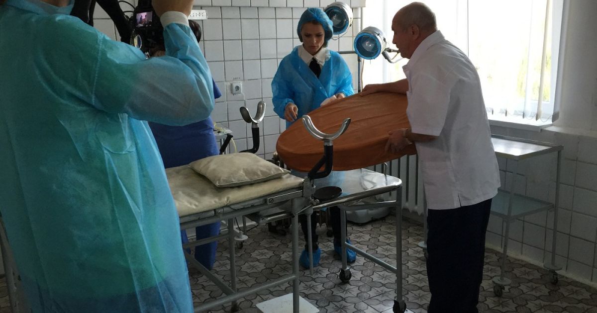 "Инспектор Фреймут" взялся за украинские роддома / © пресс-служба канала "1+1"