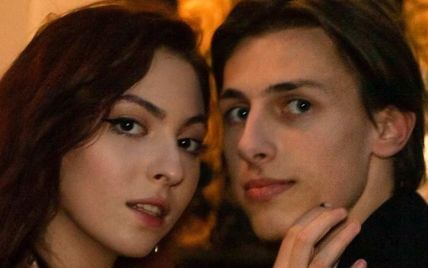 18-річна донька Олі Полякової у тендітній сукні влаштувала романтичний фотосет з бойфрендом