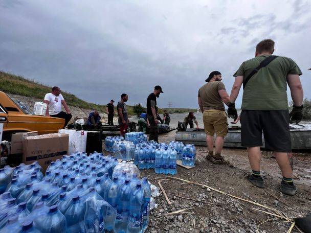 У селі Нововасилівка на Миколаївщині вода подекуди була піднялася на 9 метрів / фото Аліни Туришин / © ТСН