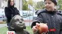 Памятник благодарности: осквернение памятника в музее АТО всколыхнуло днепрян