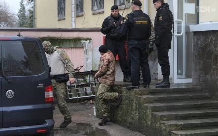 Заключенные СИЗО Симферополя собрали для арестованных украинских моряков одежду и чай - журналист