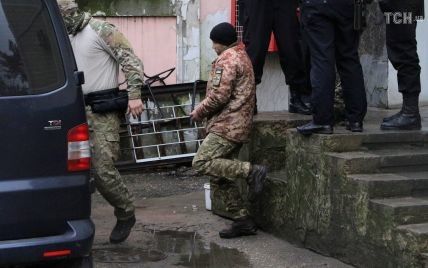 Украинский консул опроверг информацию об ампутации пальцев у моряков - Денисова