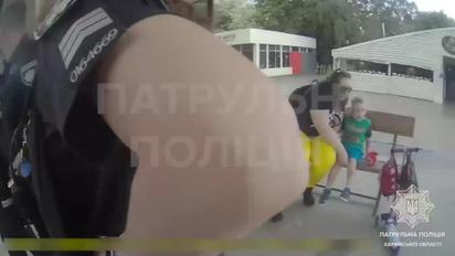 Обстрел Харькова: патрульные показали видео первых минут после удара