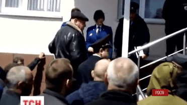 На Керченській переправі ростуть черги машин