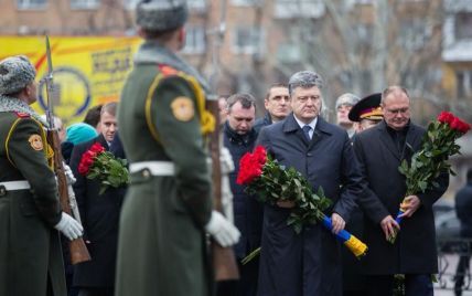 Порошенко оголосив 2016-й роком вшанування ліквідаторів та жертв Чорнобильської катастрофи