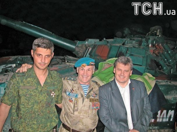 Гратов с главарем групировки "Сомали". Донецкий аэропорт / © фото: Андрей Цаплиенко