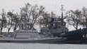 Появилось первое видео из порта в Керчи, где удерживают захваченные украинские суда