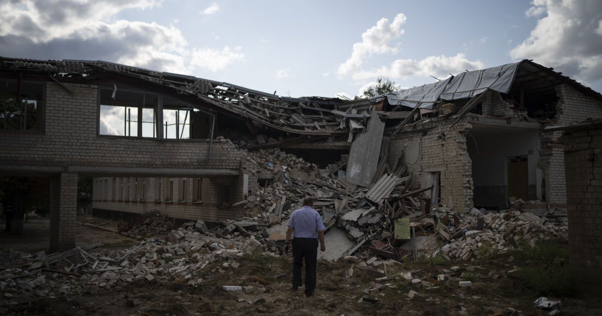 Последствия обстрела Харьковщины/Associated Press