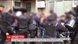 У середмісті Києві поліція затримала групу "тітушок" з кийками, газовими балончиками та балаклавами