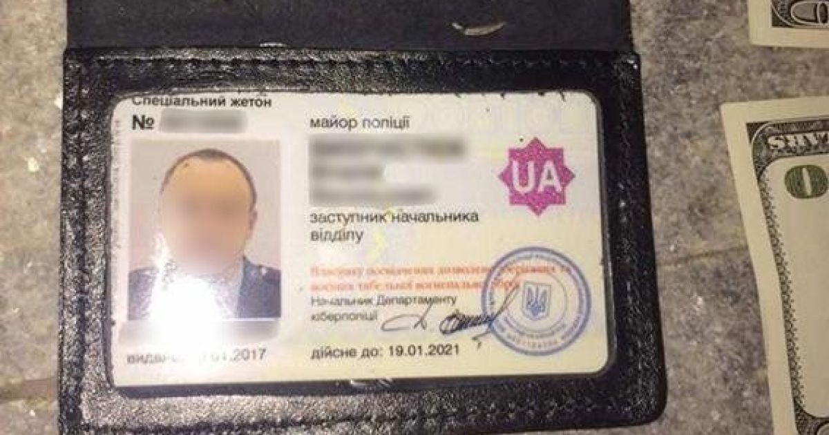 На Житомирщині кіберполісмени погоріли на хабарі