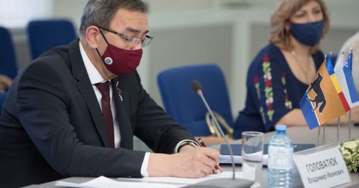 Молдова отозвала своего посла из России после секс-скандала
