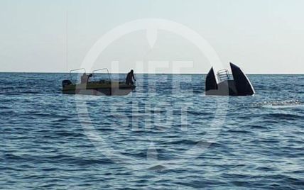 В Черном море затонуло перегруженное туристами судно – погибли люди