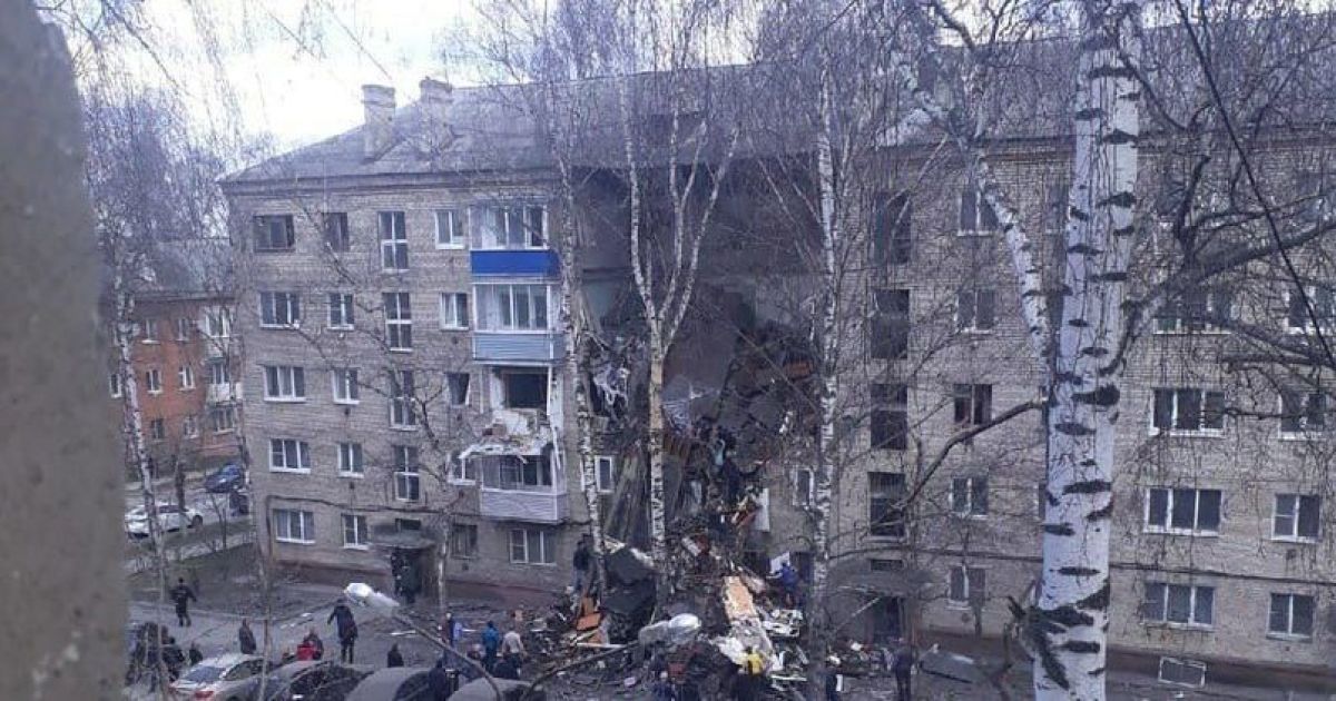 В Орехово-Зуево Московской области взрыв газа обрушил целый подъезд ...