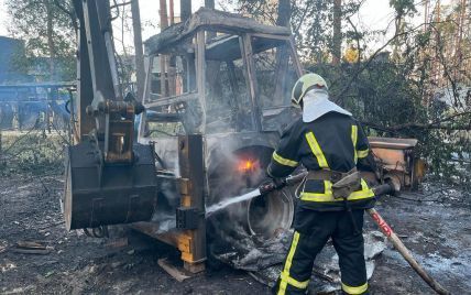 Атака по Киевщине: вспыхнул пожар, в ГСЧС показали фото