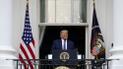 Препараты, которыми Трампа лечили от коронавируса, могли повлиять на его психику - СМИ