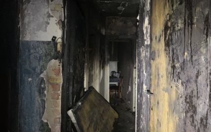 В Киеве загорелась квартира в многоэтажке: жителей эвакуировали по автолестнице