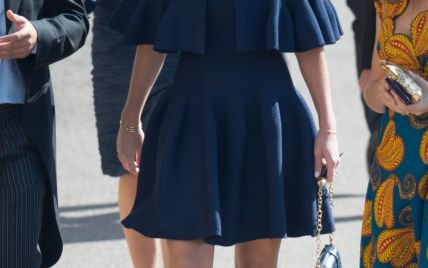 Провалила дресс-код: первая любовь принца Гарри - Челси Дэви, пришла на его свадьбу в мини-платье