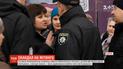 Силове виведення журналістки з мітингу Порошенка в Ковелі: в Раді та НСЖУ засудили дії правоохоронців