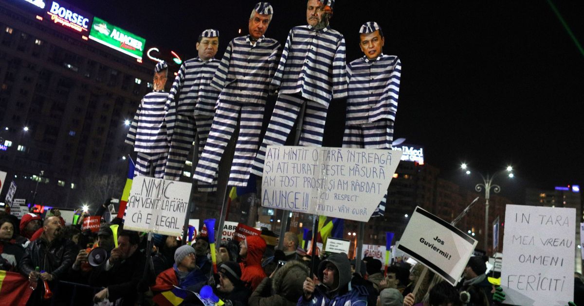 Руки прочь от правосудия: в Румынии прошли многотысячные акции протеста