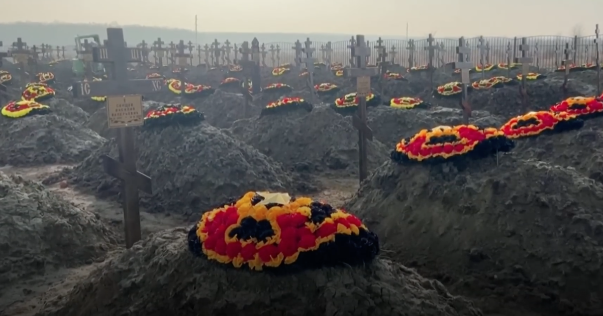 Могилы наемников "Вагнера" на кладбище в Сибири/Скриншот