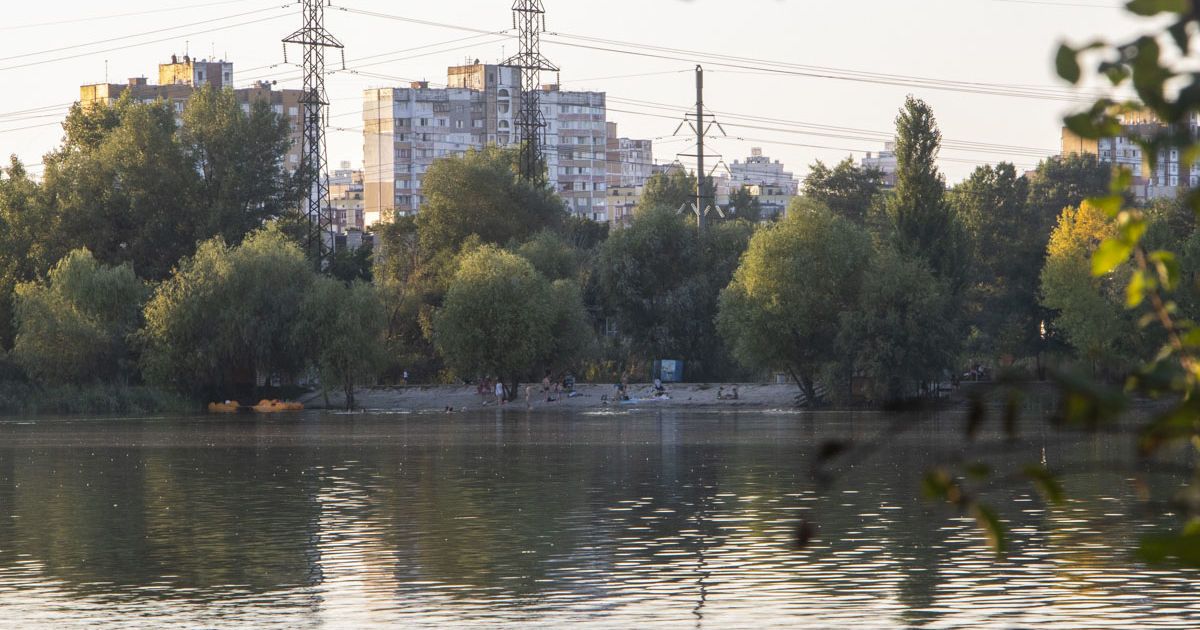 На озере в Киеве обнаружили тело 35-летней женщины, после ссоры с мужем