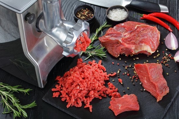 Существенно дорожает мясо: какие продукты при этом дешевеют