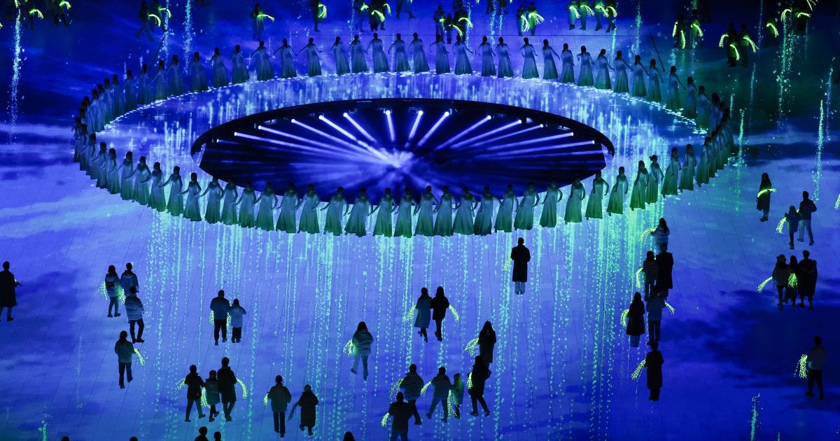 Олимпиада-2022: эффектные фото с церемонии закрытия Игр в Пекине