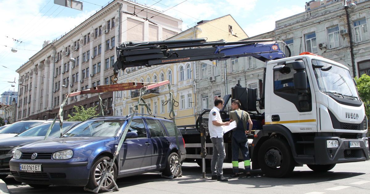 У Києві встановили тарифи на паркування авто: яка вартість