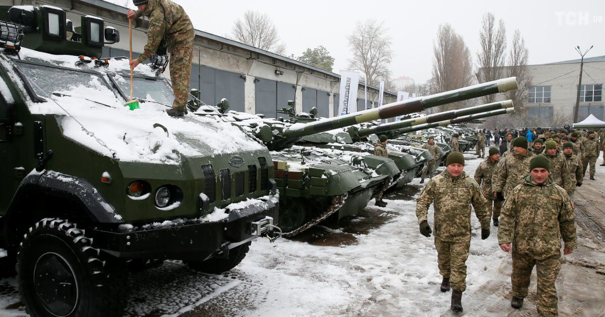 Порошенко призвал ветеранов АТО "быть начеку"