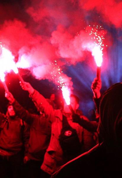 У Києві сотні активістів прийшли під МВС з акцією "Бандеро, вставай!"