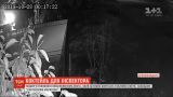 "Коктейлями Молотова" закидали подвір'я головного борця за чистоту в Кропивницькому