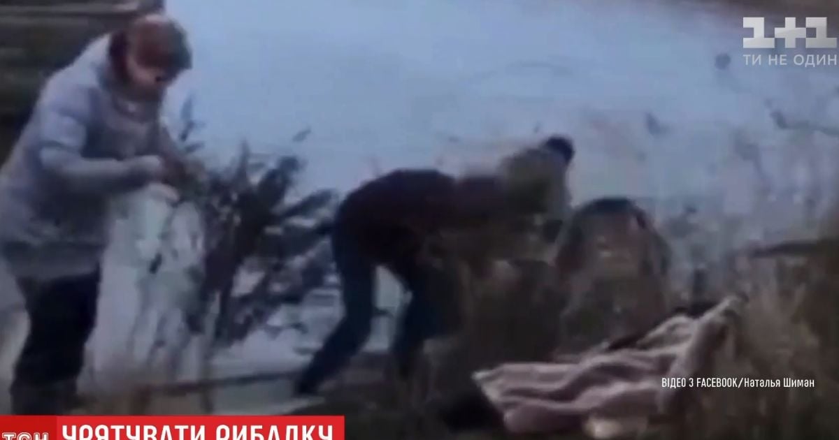 На Донетчине копы случайно спасли рыбака, которому стало плохо на воде