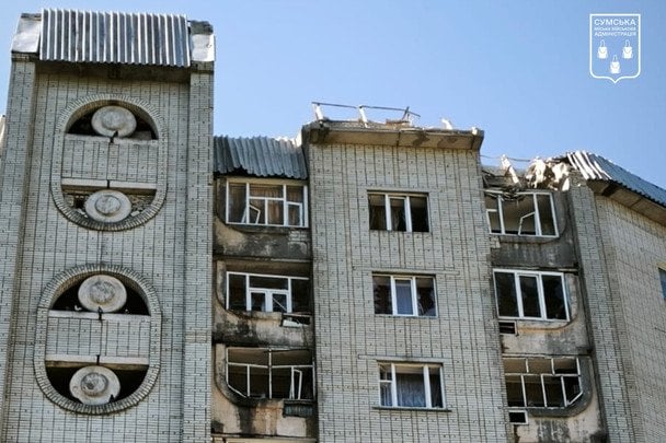 Росіяни вдарили по дев’ятиповерхівці в обласному центрі України: перші деталі (фото, відео)