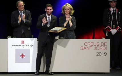 Месси вручили награду Каталонии за спортивную карьеру и благотворительность