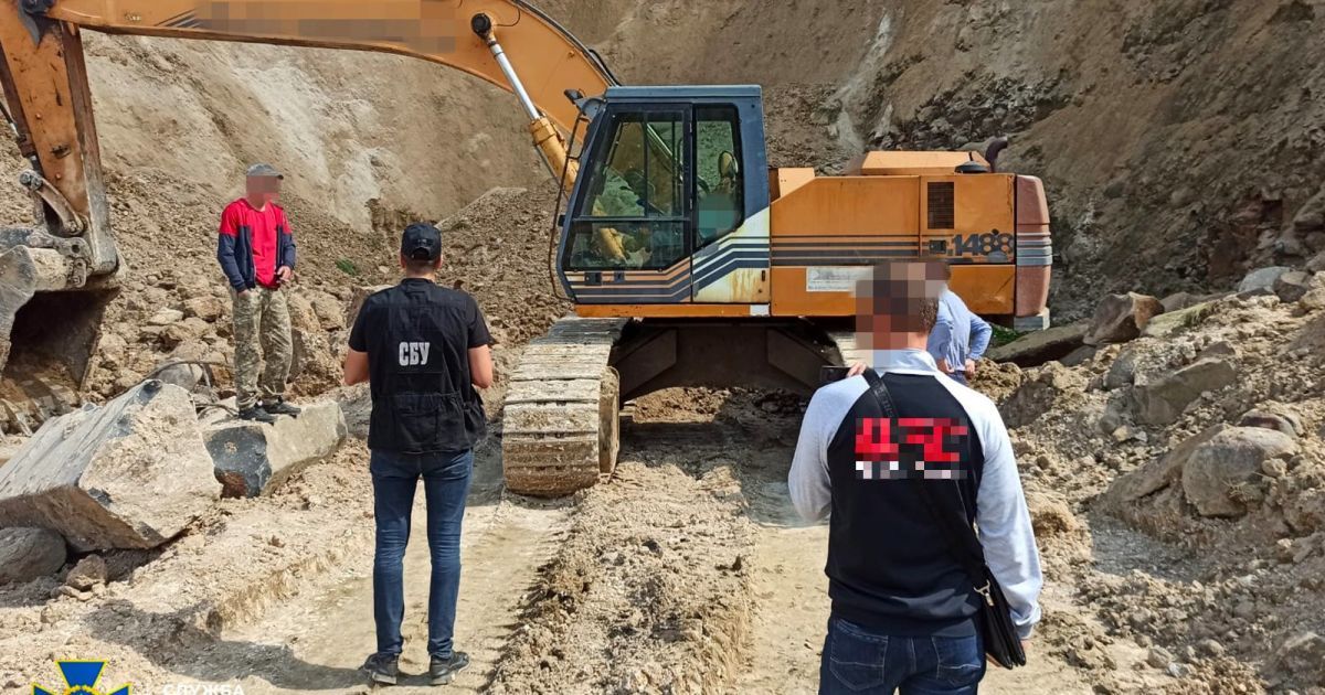 Розкрадання надр у Рівненській області: зловмисники завдали збитків на понад 70 млн грн